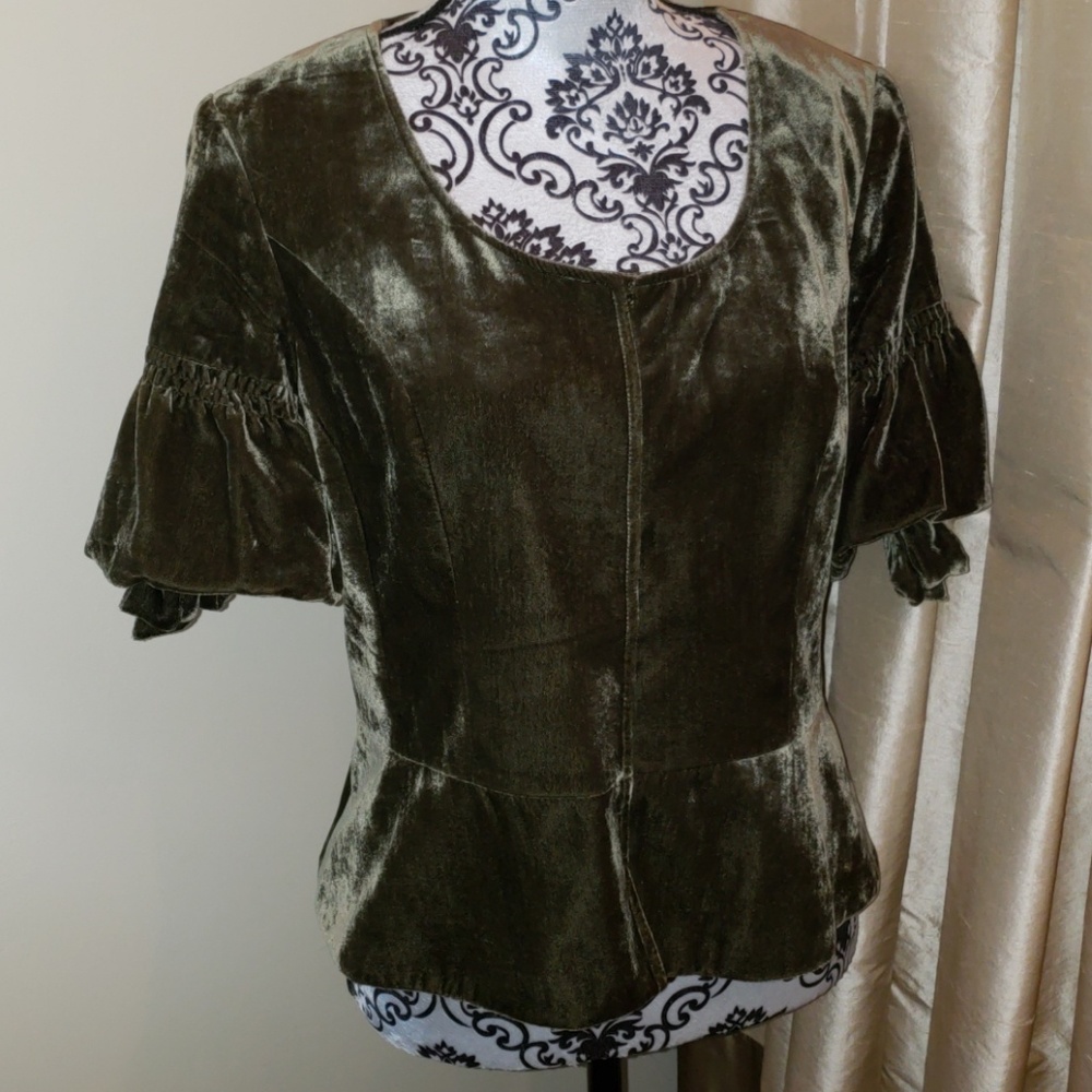 Chic and trendy shirt